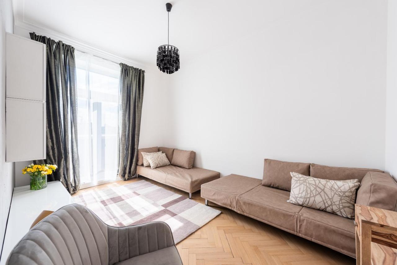 Luxury Apartment With A Balcony And A Terrace Prága Kültér fotó