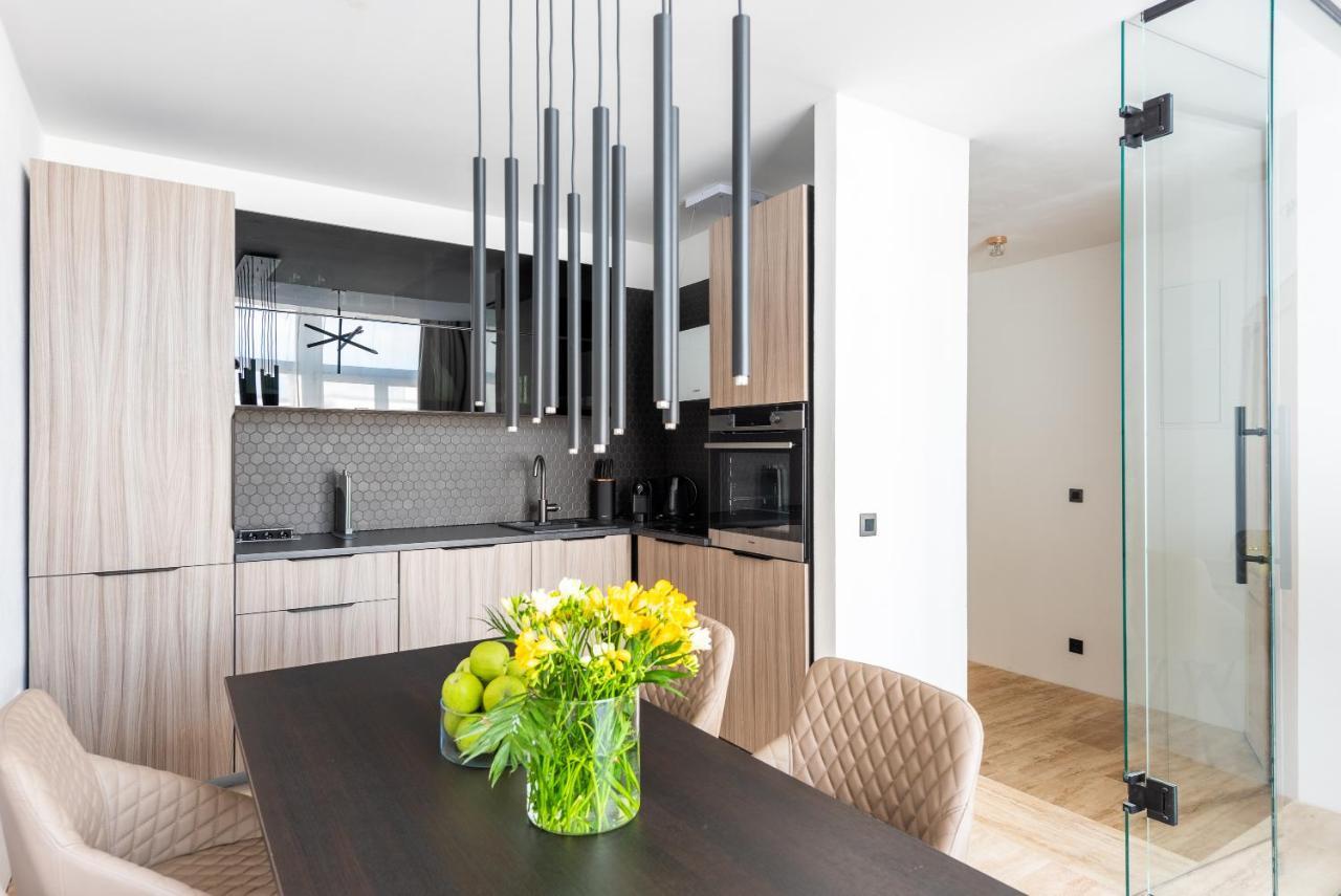 Luxury Apartment With A Balcony And A Terrace Prága Kültér fotó