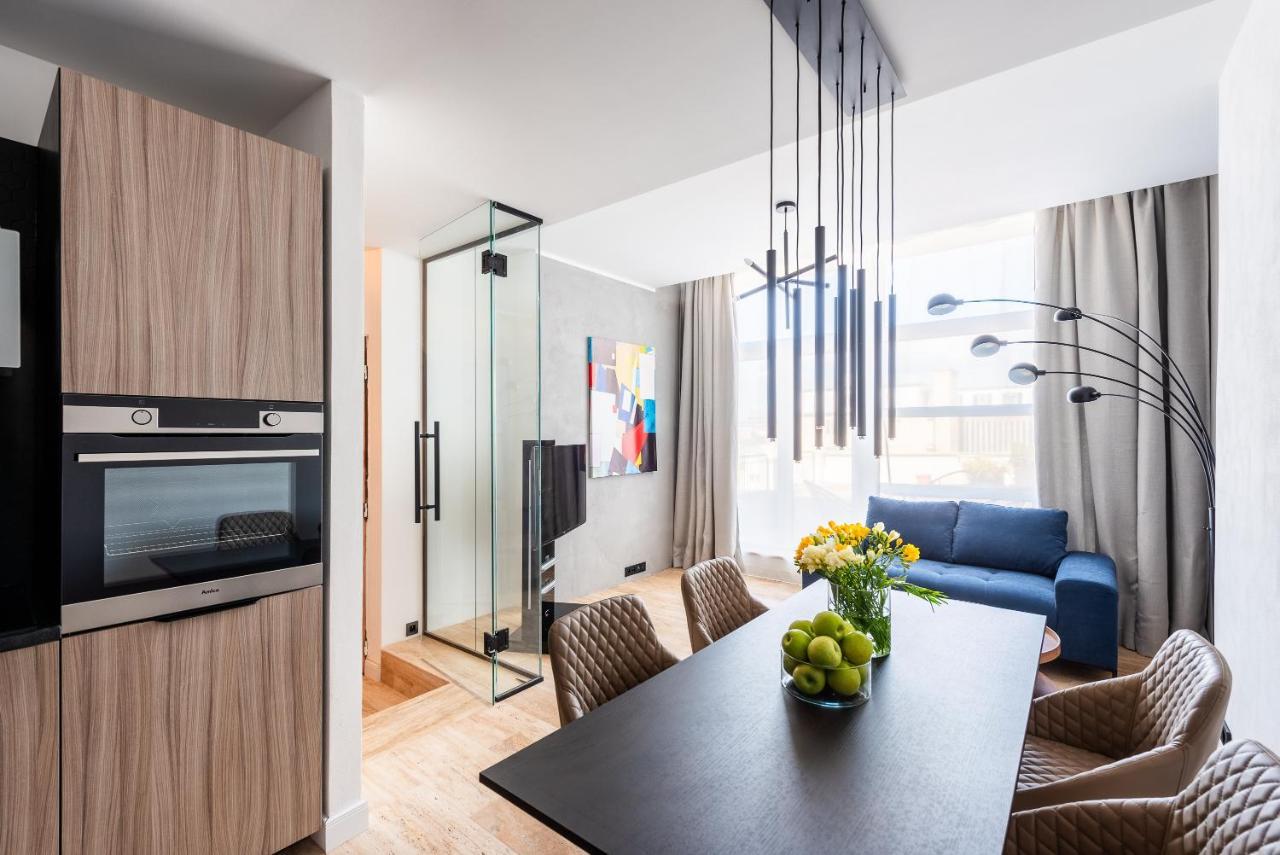 Luxury Apartment With A Balcony And A Terrace Prága Kültér fotó
