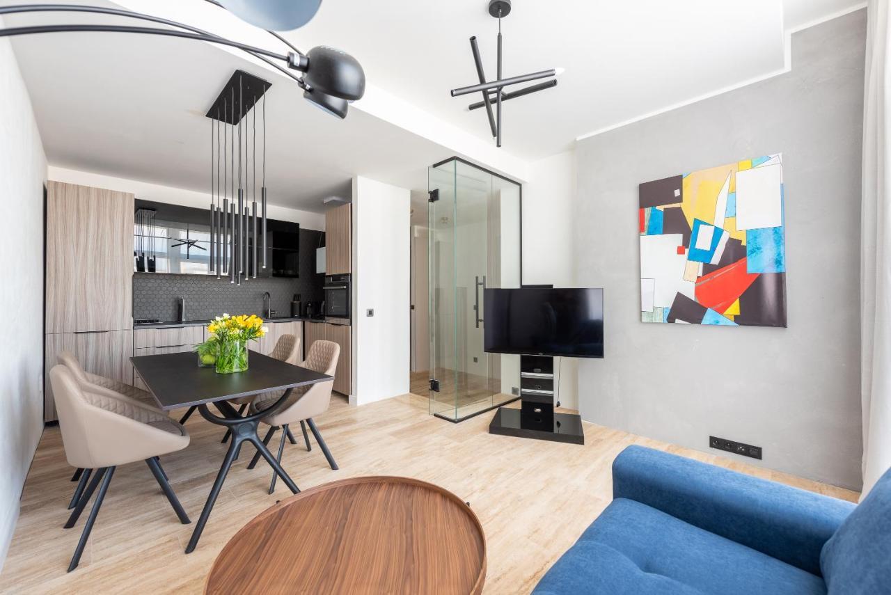 Luxury Apartment With A Balcony And A Terrace Prága Kültér fotó