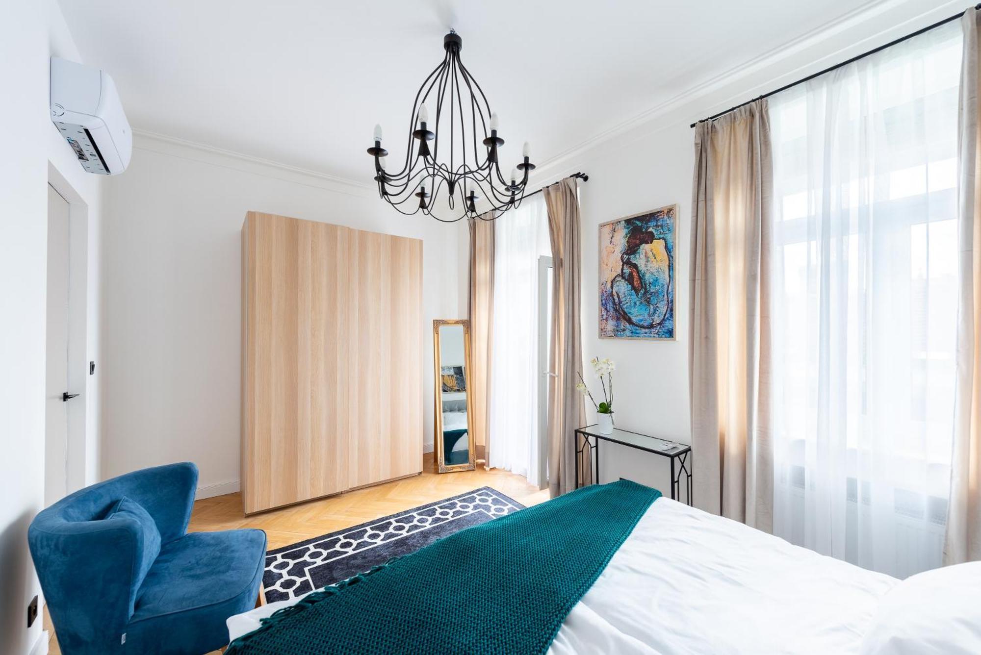 Luxury Apartment With A Balcony And A Terrace Prága Kültér fotó